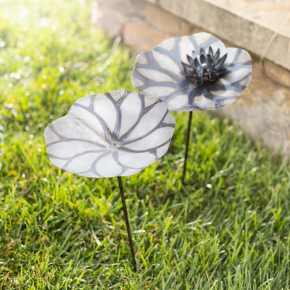 Metal Lily Pad Garden Stakes